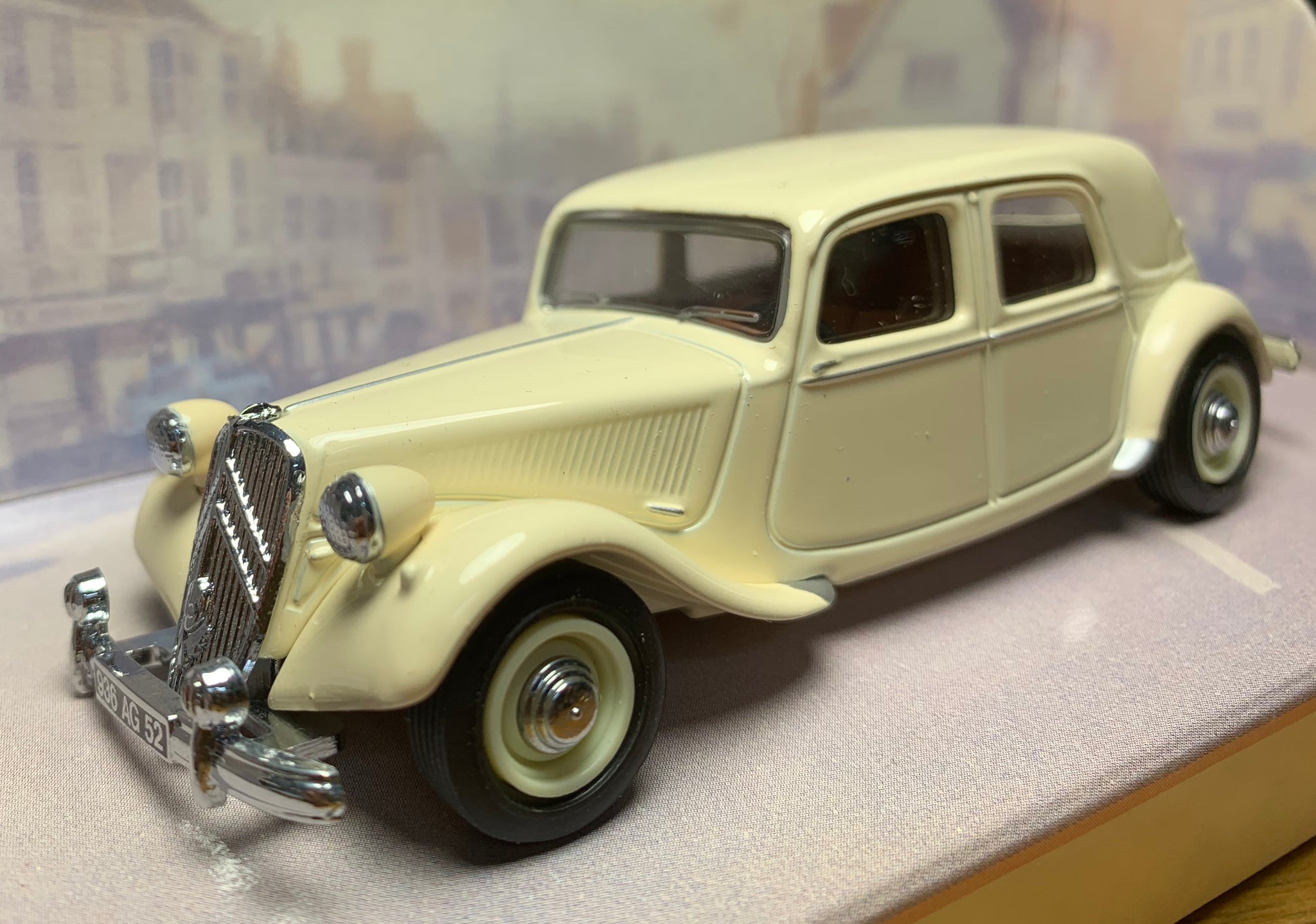 Dinky Toys - 1:43 - Citroën traction 11 BL - Referenz: 24N - Catawiki Dinky Toys - 1:43 - Citroën traction 11 BL - Referenz: 24N - Catawiki