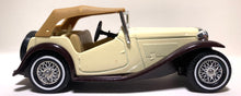 Load image into Gallery viewer, 1945 MG TC, 1/35 Cream &amp; Brown, Tan Seats; Type J Box
