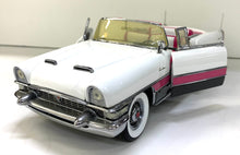 Load image into Gallery viewer, 1955 Packard Caribbean 1/24