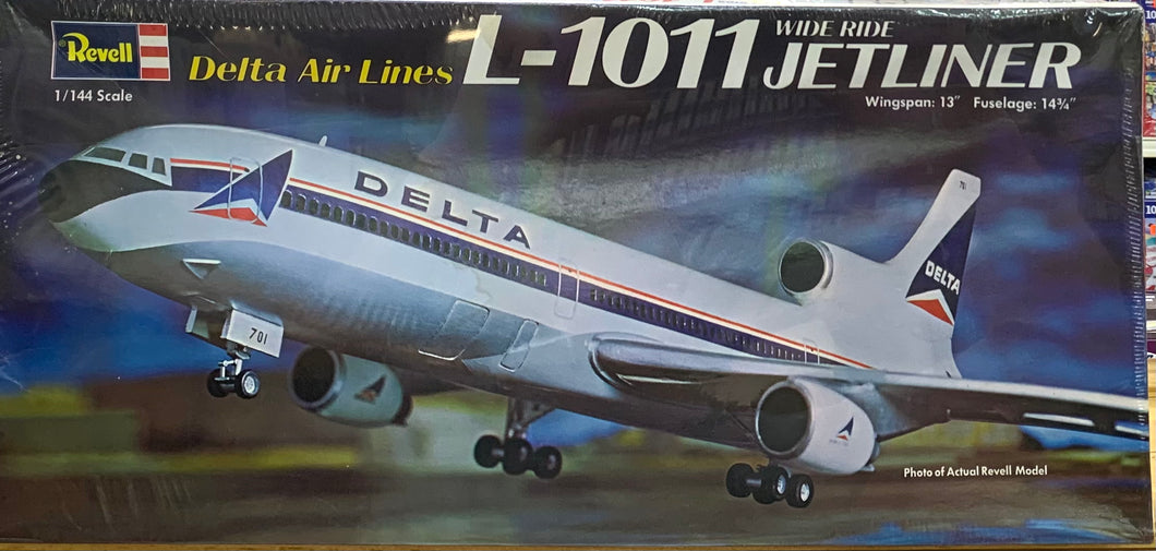 Delta Air Lines L-1011 Jetliner Wide Ride 1/144 1974 ISSUE