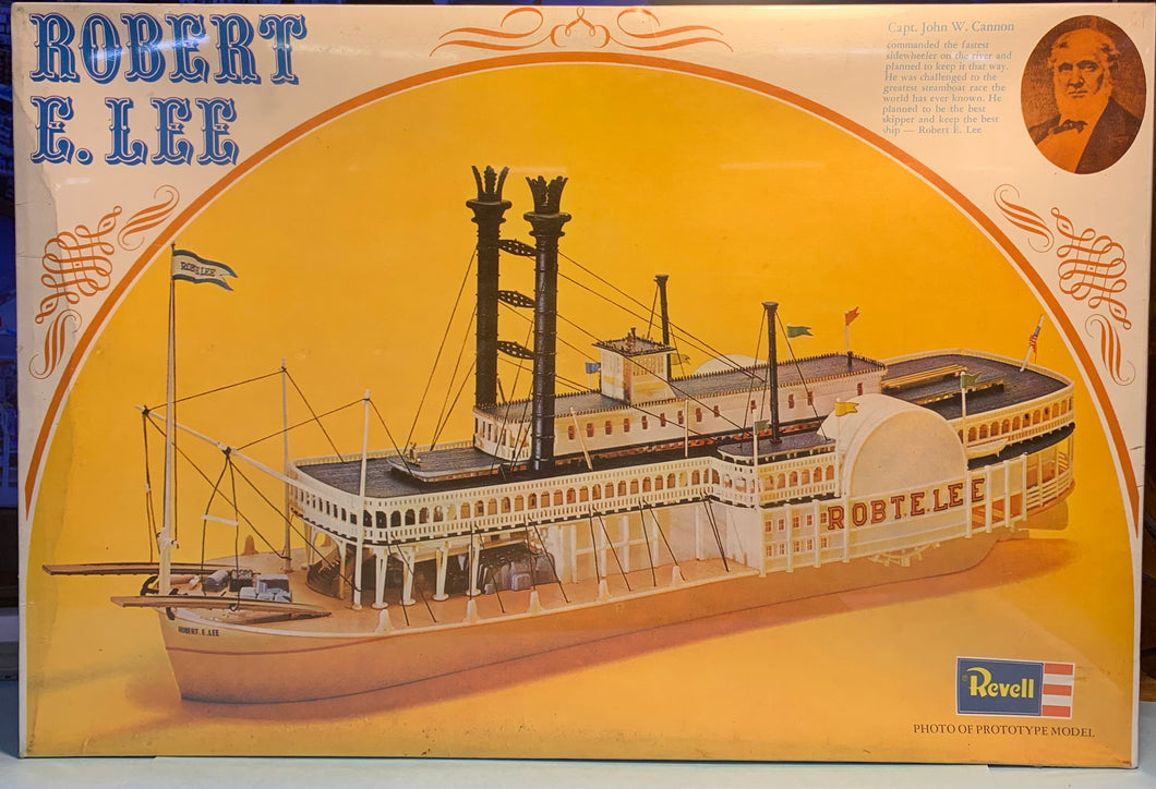 Robert E. Lee Mississippi Steamboat Ship Model Kit  1/275  1972 Issue