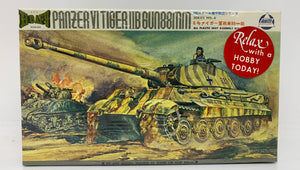 Panzer VI Tiger II B 1/87 HO SCALE 1976 ISSUE