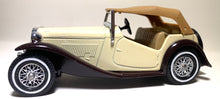 Load image into Gallery viewer, 1945 MG TC, 1/35 Cream &amp; Brown, Tan Seats; Type J Box