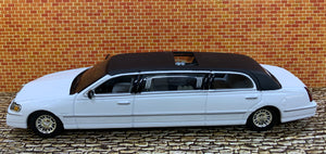 2000 Lincoln Limousine 1/43 Die Cast by Sun Star